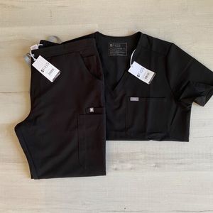 Figs- Black Catarina Lg NWT, Black Yola Lp NWT